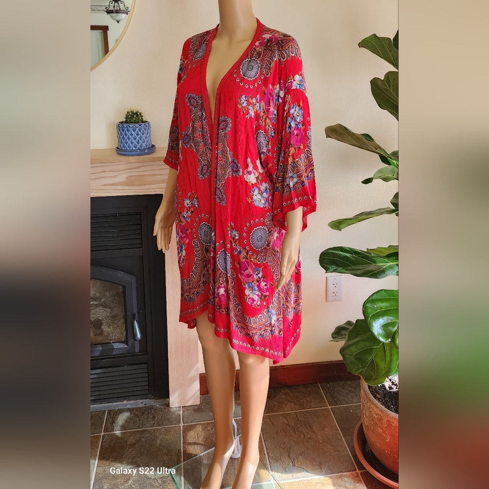 COPY - Beautiful red floral Kimono M L